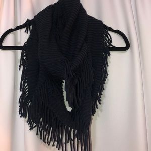 Windsor, Navy blue infinity scarf 💙